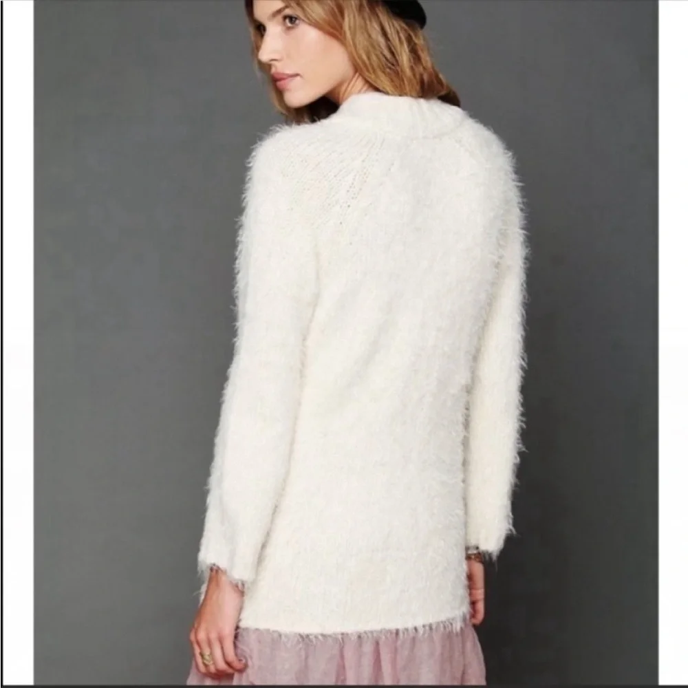 Free People Keep it Fuzzy cardigan NWOT Cream Eyelash sweater size XS - Picture 4 of 10